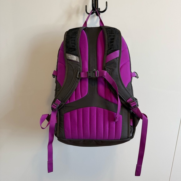 ⭐The North Face Surge II Backpack⭐ - Picture 3 of 11